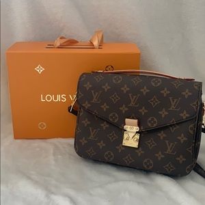 LOUIS VUITTON POCHETTE MÉTIS
